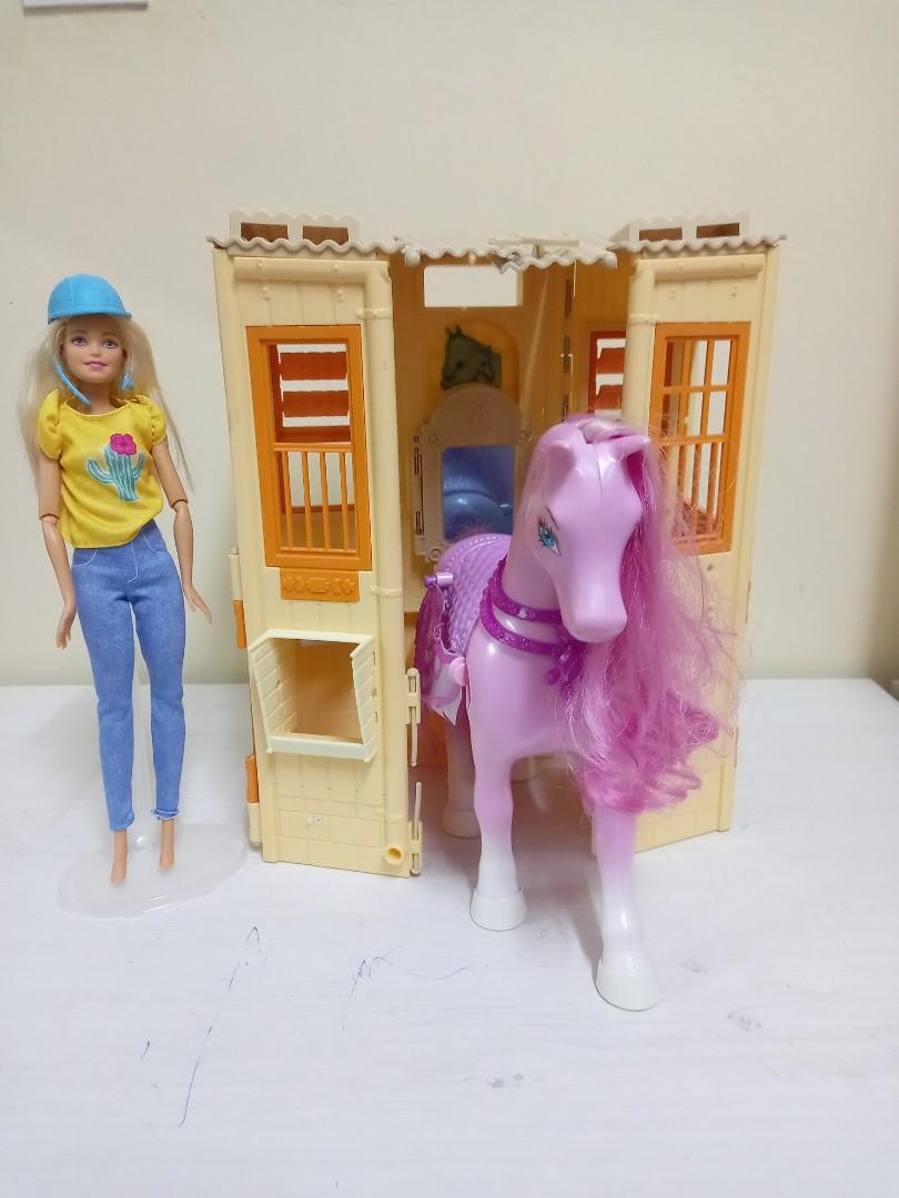 Barbie stable shop