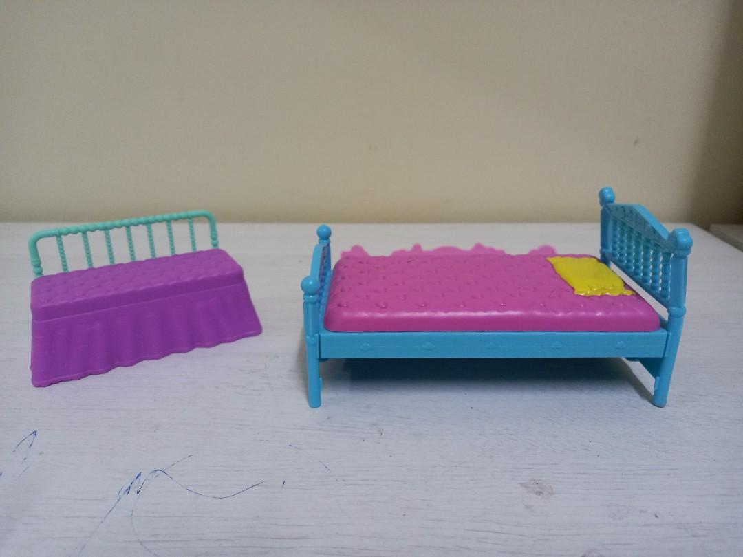 Barbie chelsea bed and day bed