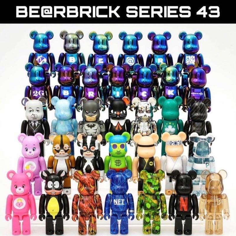 Be@rbrick 43大全套, 興趣及遊戲, 玩具與遊戲在旋轉拍賣