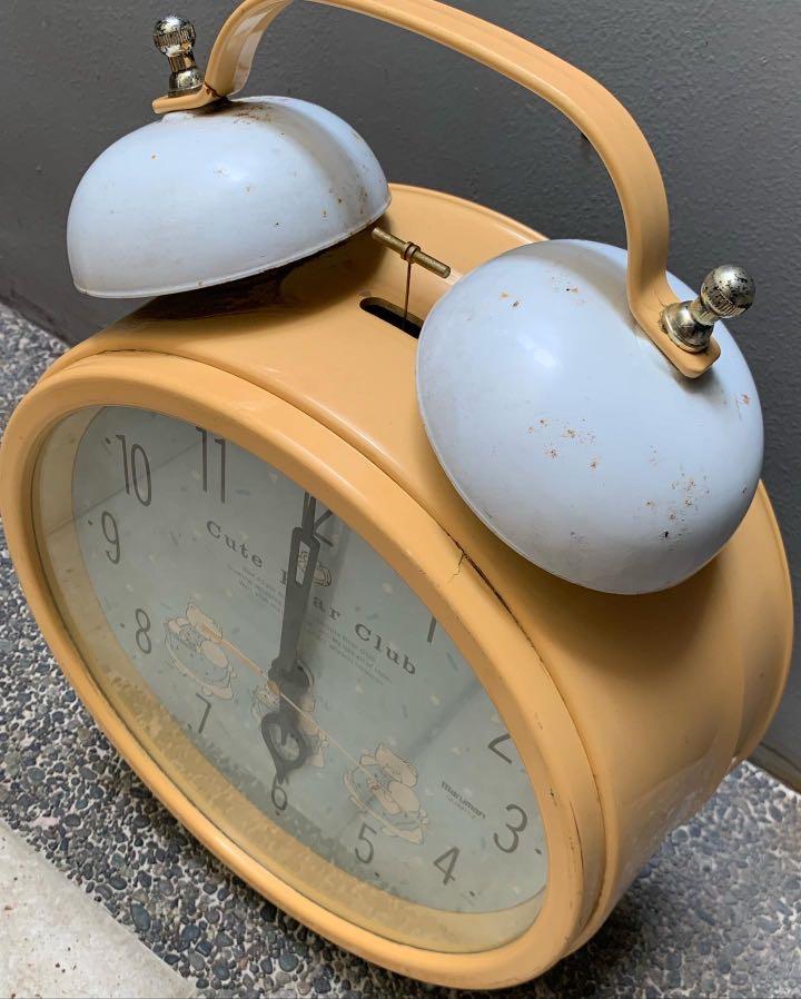 Big Alarm Clock Vintage (Category: Clocks) located in Marikina City. Submitted by colawire (Listing ID 1145879910, Image 3). Description: i Alarm Clock Well Used Vintage H18” D 12” Sold (as is) .