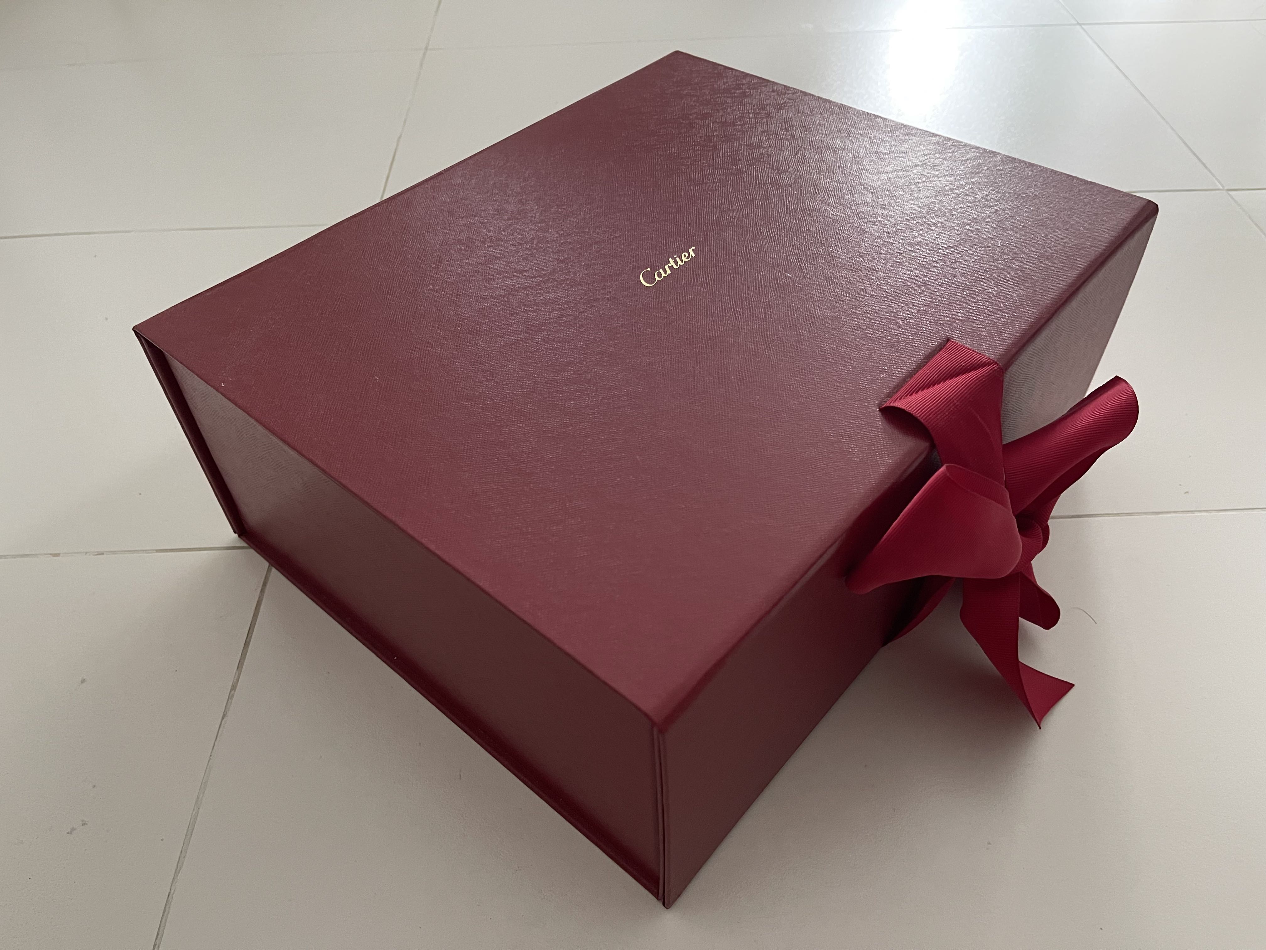Cartier red hotsell box handbag
