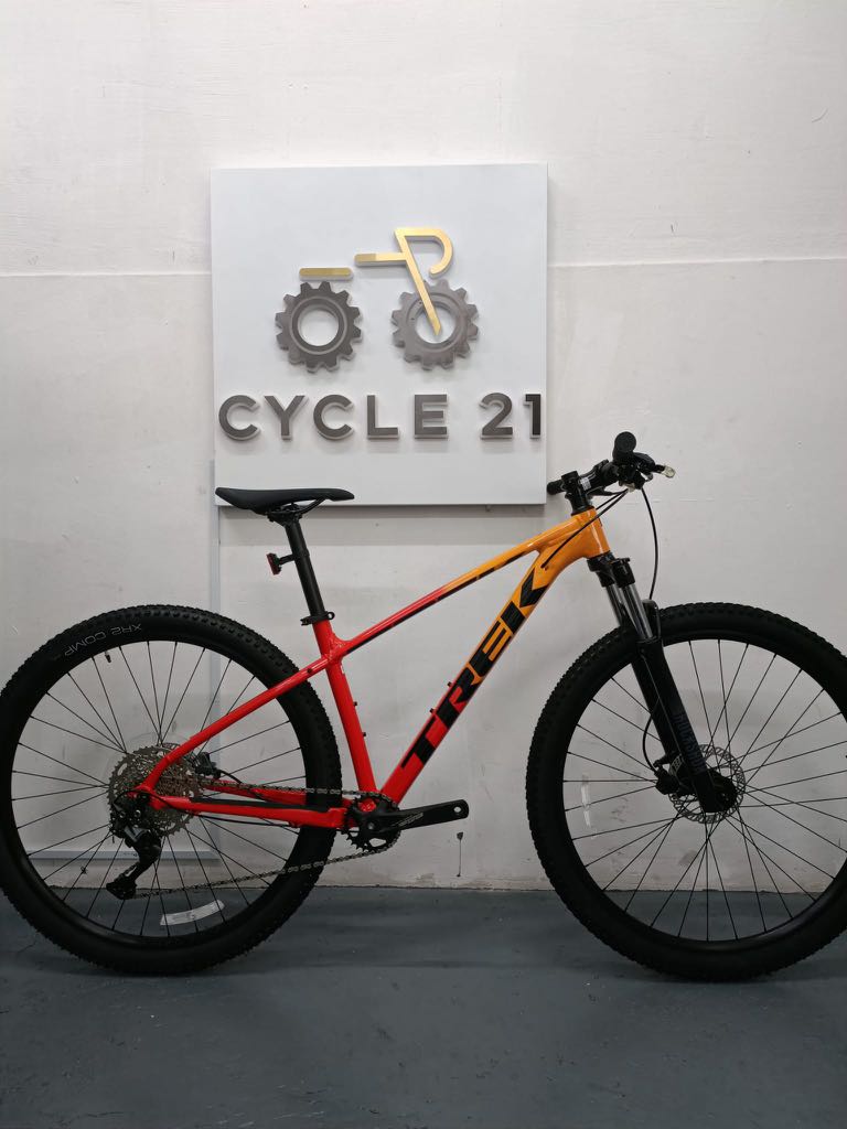 BRAND NEW 2021 TREK MARLIN 7 WITH 