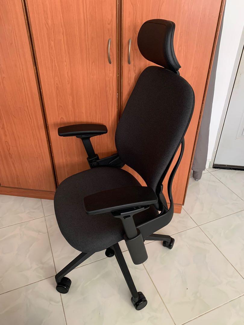 Steelcase leap v2 with headrest refurbished 2025