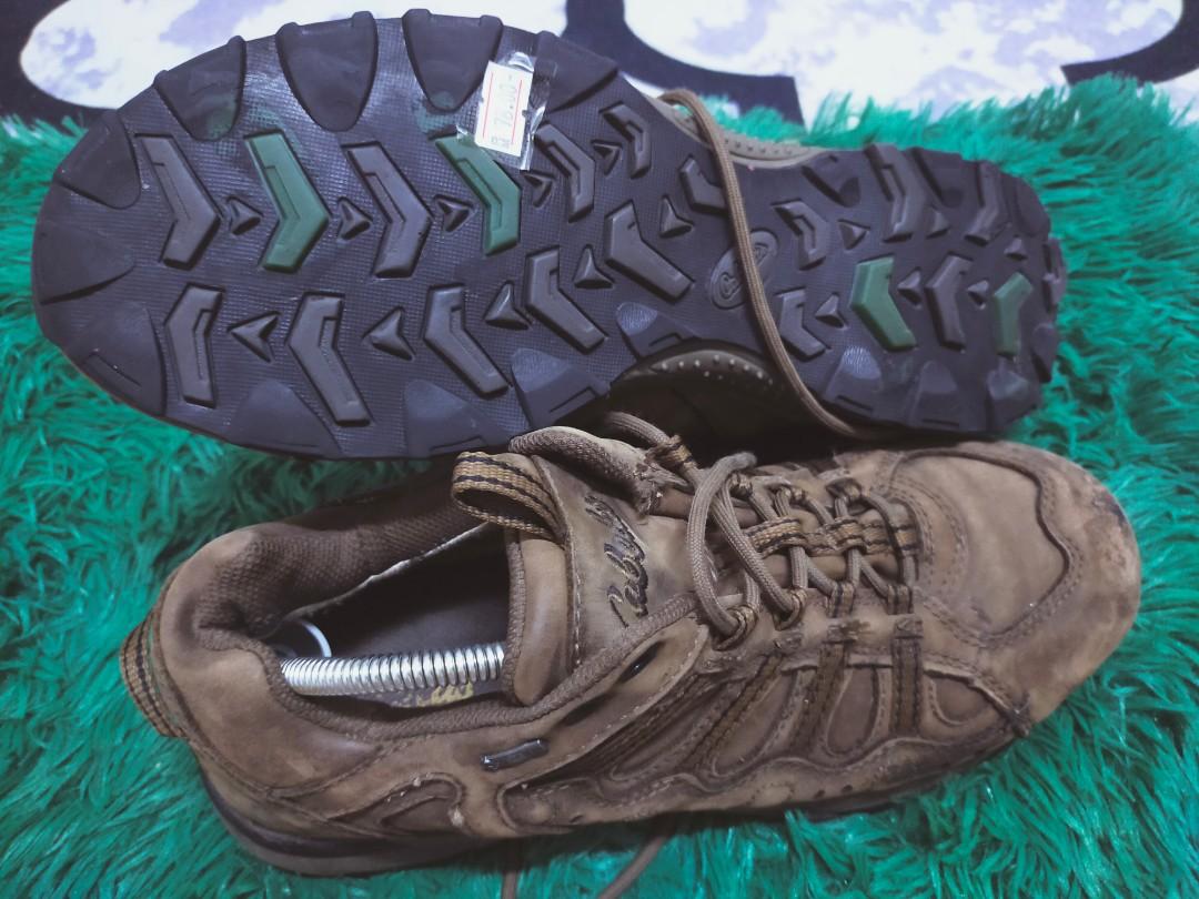 Cabelas trail full leather 9uk 28cm Men s Fashion Footwear