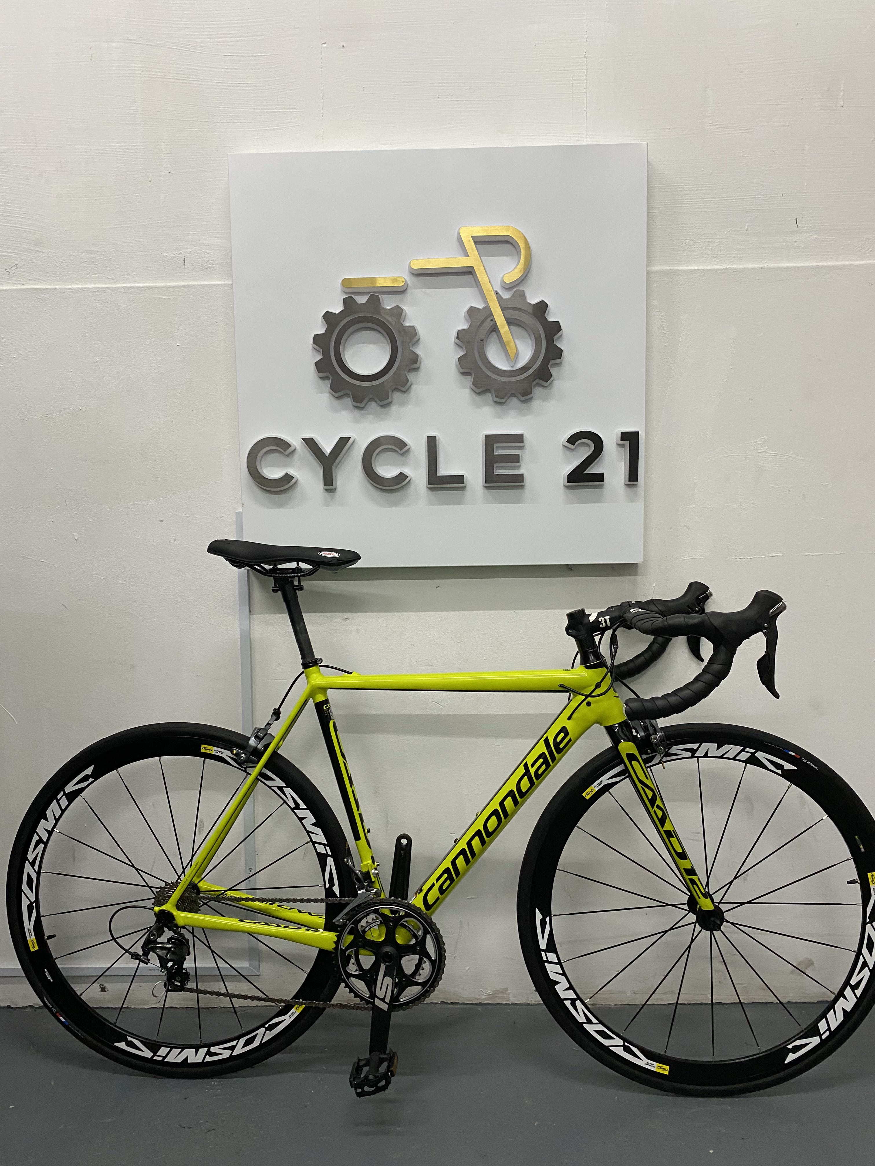 CANNONDALE CAAD 12 CAAD12 WITH SHIMANO ULTEGRA Sports Equipment