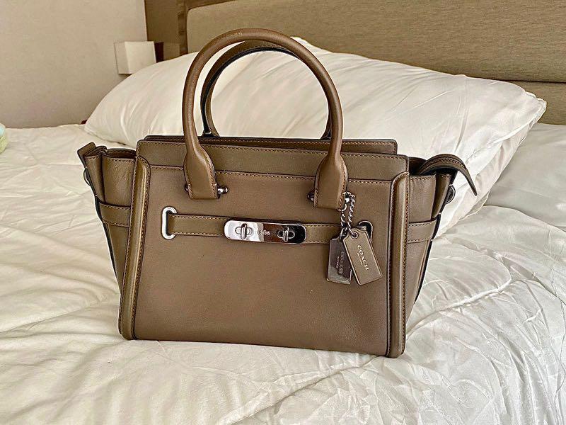 Coach Swagger 27 Barang Mewah Tas Dompet di Carousell
