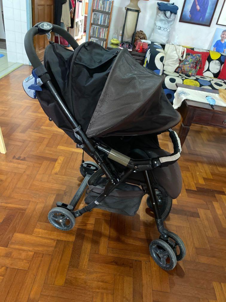 Combi easy open close stroller