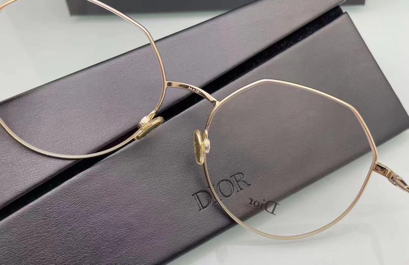 Dior STELLAIREO 15 06J
