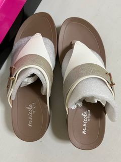 (Category: ) located in . Submitted by eunnyyy (Listing ID 1145825254, Image 1). Description: .
