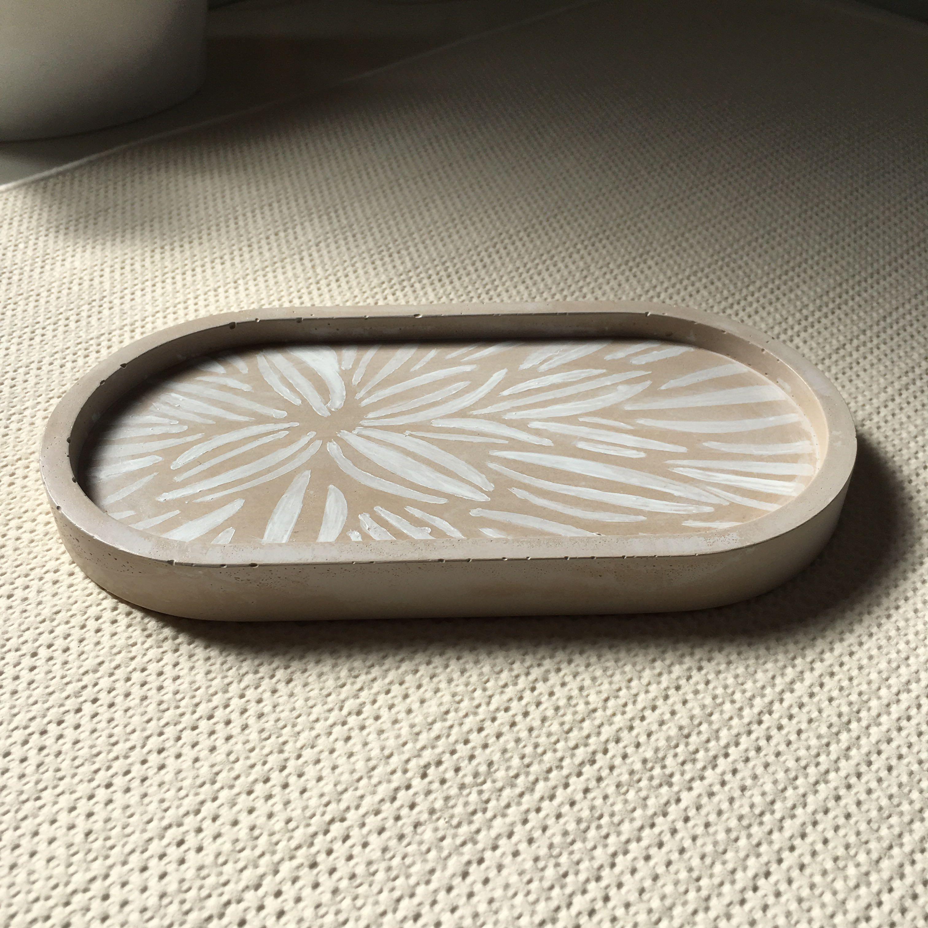 💝FREE 💝GIVEAWAY Handmade Concrete Oval Tray / Home deco / Home