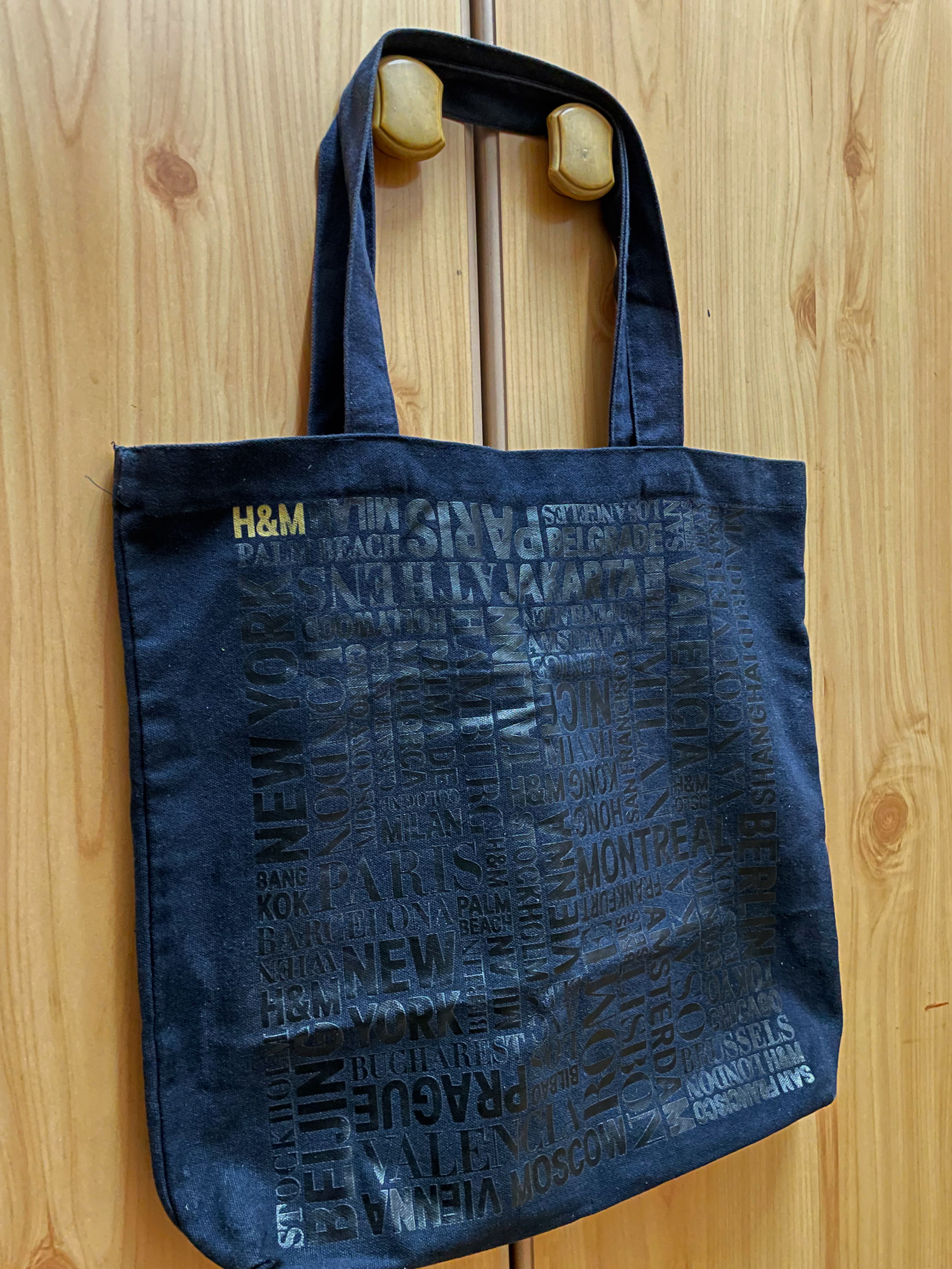 H M LIMITED EDITION Tote Bag Men s Fashion Bags Sling Bags on