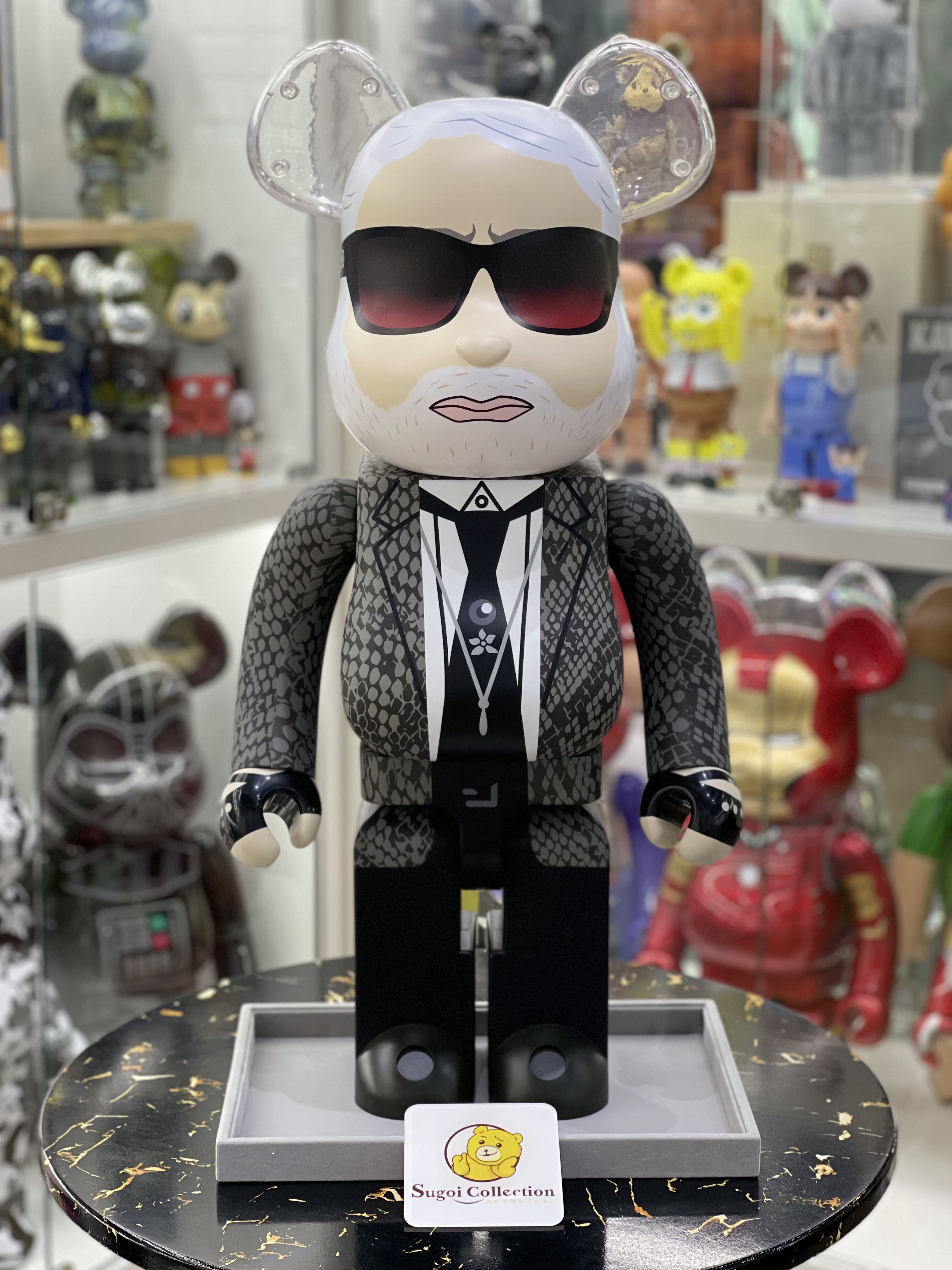 Karl lagerfeld hot sale bearbrick