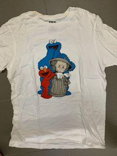 uniqlo cookie monster t shirt