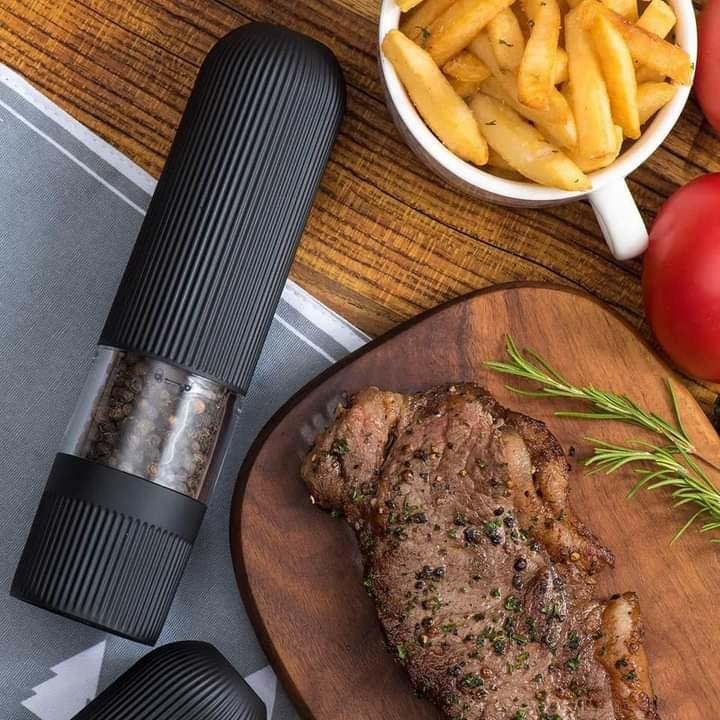 Kitchen Electric Pepper Grinder Battery Powered Salt or Pepper Automatic Grinder with LED Light (Category: Food Organization & Storage) located in Manila. Submitted by minidivisoria (Listing ID 1145780740, Image 2). Description: Kitchen Electric Pepper Grinder Battery Powered Salt or Pepper Automatic Grinder with LED Light P.