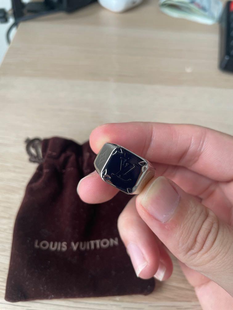 Louis Vuitton LV Onyx Signet Ring Black Metal. Size M