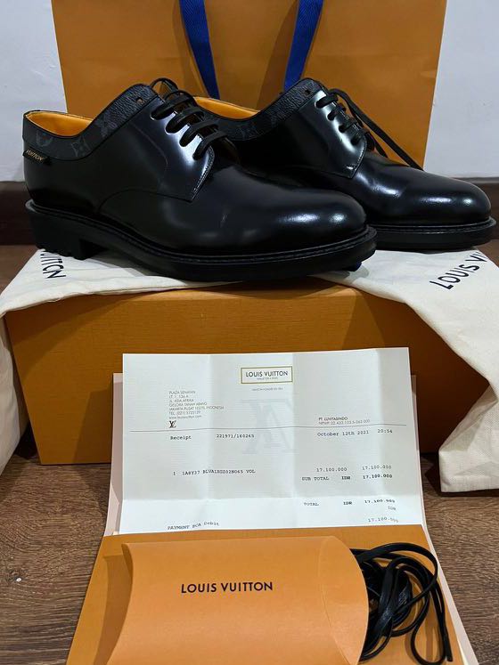 Louis Vuitton Men's Voltaire Derby Shoe