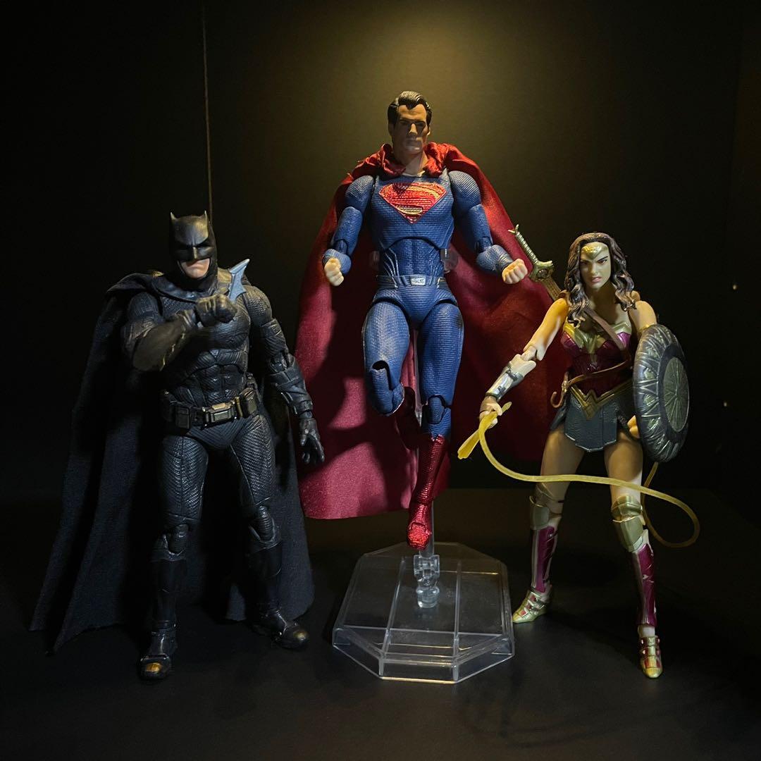 Mafex 049 DC Comics Justice League Batman PVC Action Figure Box Packed 