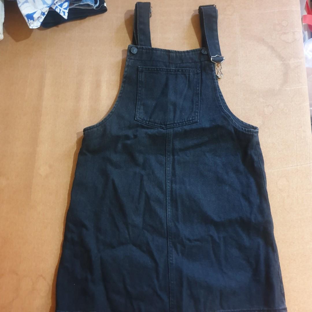 Mango Black Denim Pinafore Dress (Category: Dresses) located in Makati City. Submitted by aviacruz (Listing ID 1145916135, Image 1). Description: cute pinafore denim dress blue denim color available too.