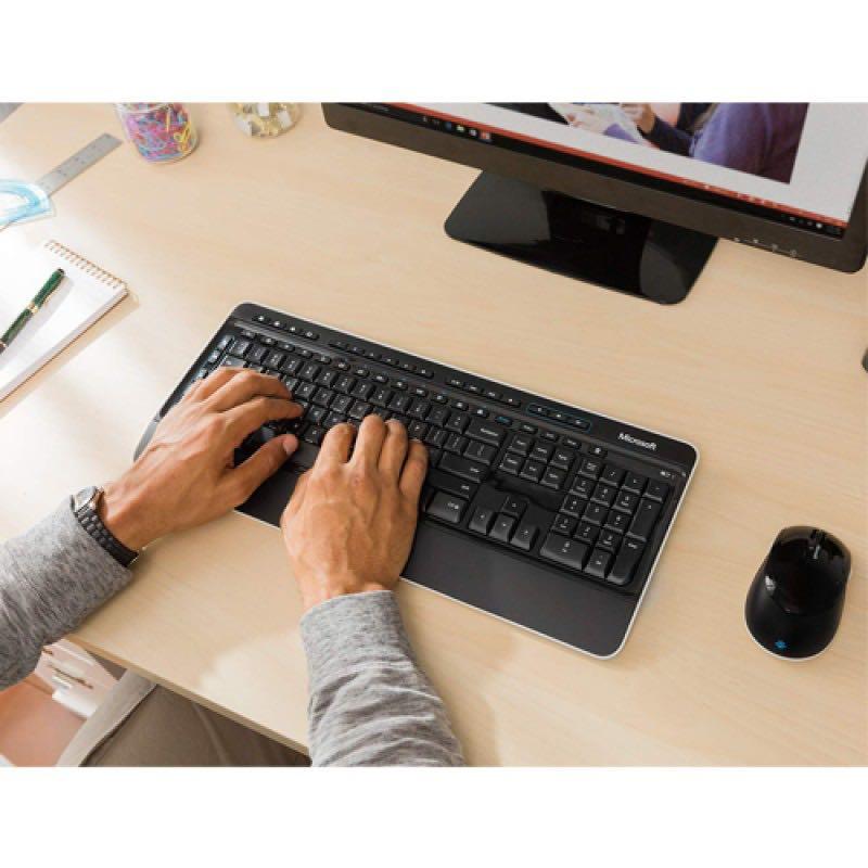 Microsoft Wireless 3050 Desktop keyboard + mouse, Computers & Tech