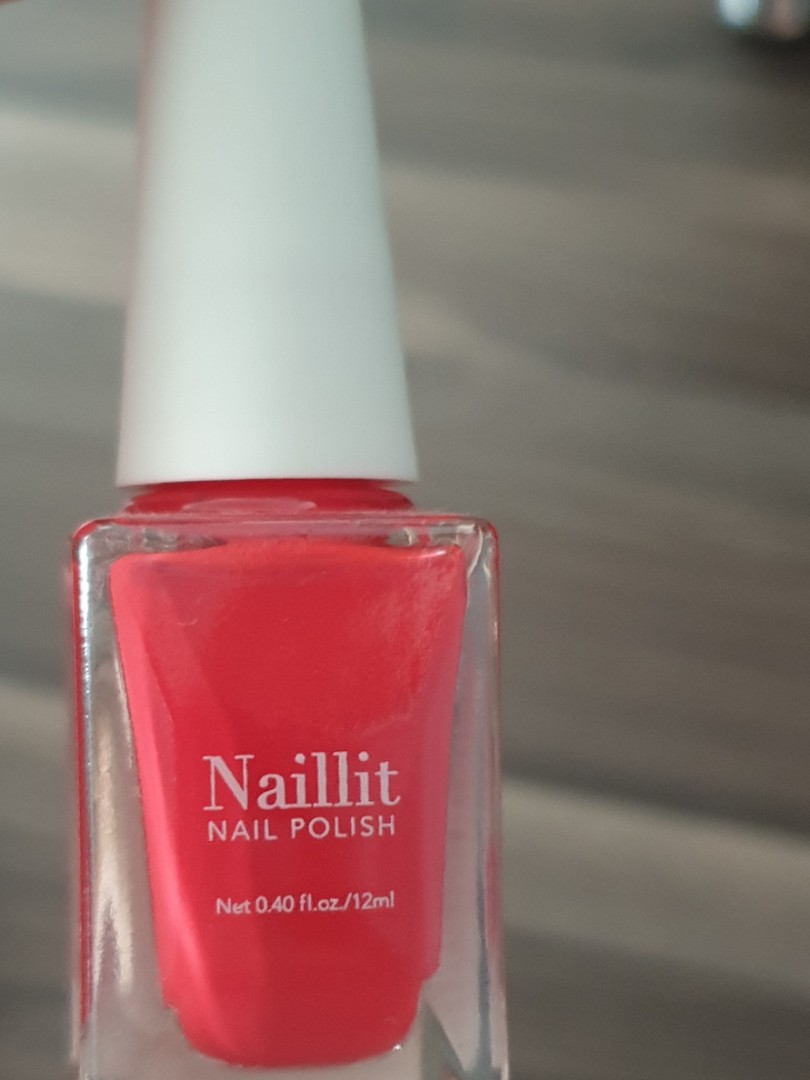 miniso nail polish (expired), Beauty & Personal Care, Hands & Nails on  Carousell