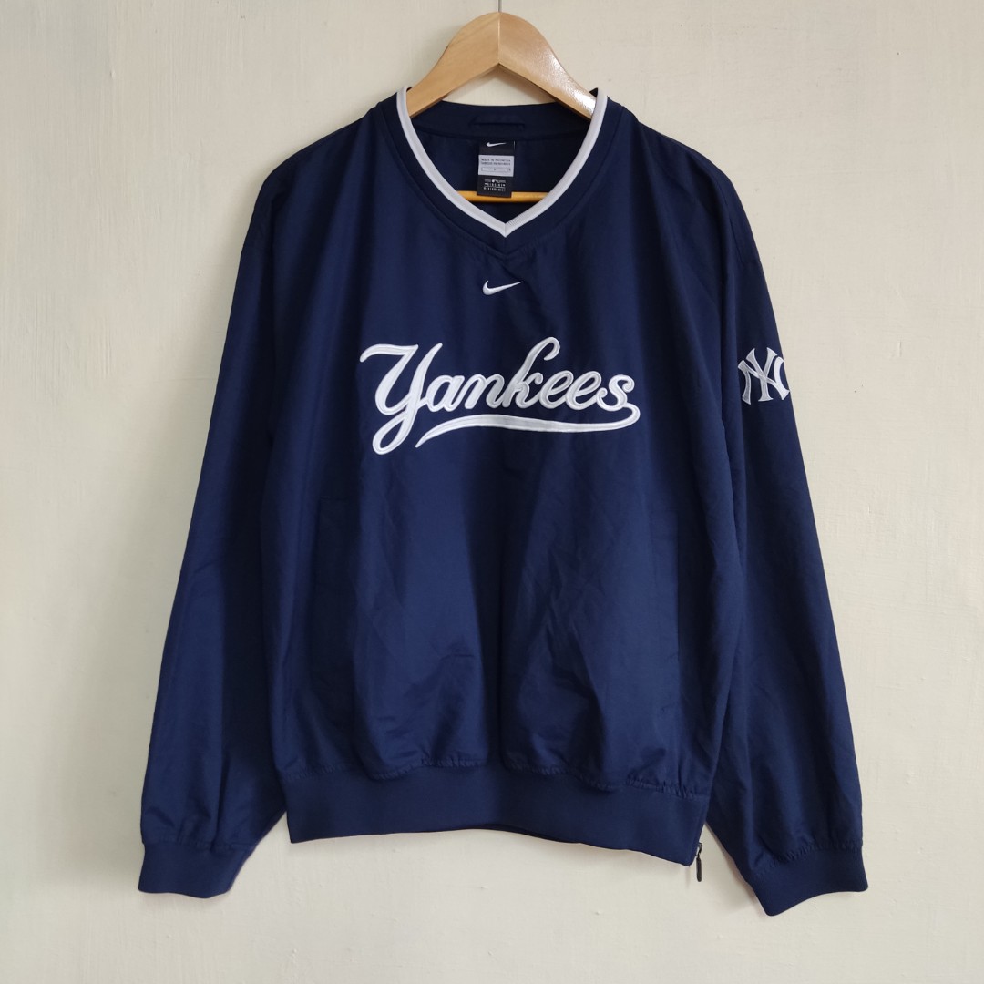 New York Yankees Mid Swoosh v-neck 
