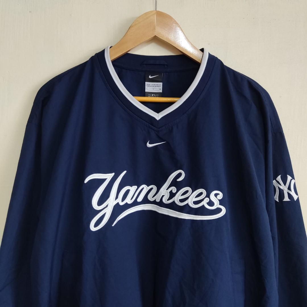 New York Yankees Mid Swoosh v neck windbreaker Nike x MLB Men s