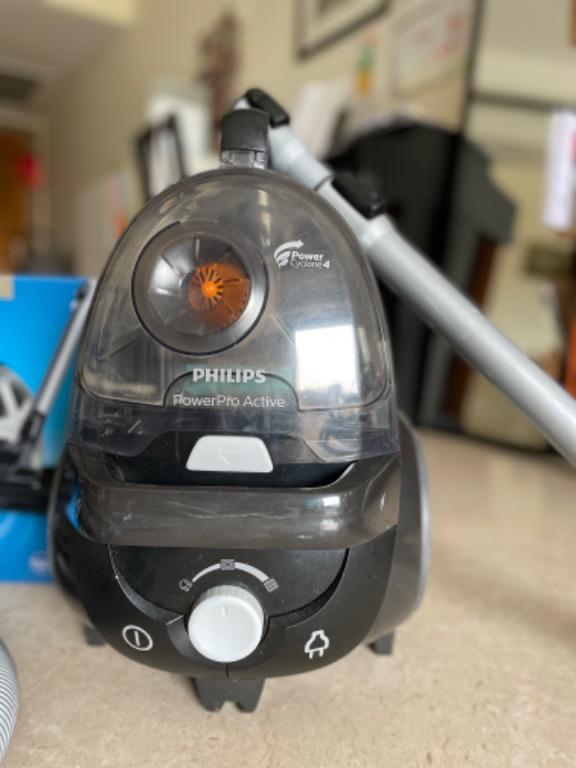 Philips vacuum cleaner PowerPro Active - PowerCyclone 4 - in great ...