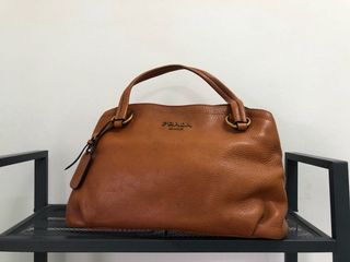 (Category: ) located in . Submitted by branded.bundlebag (Listing ID 1145844692, Image 1). Description: .