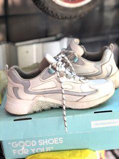 sepatu Kronikel project