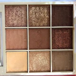 Squad Cosmetic eyeshadow