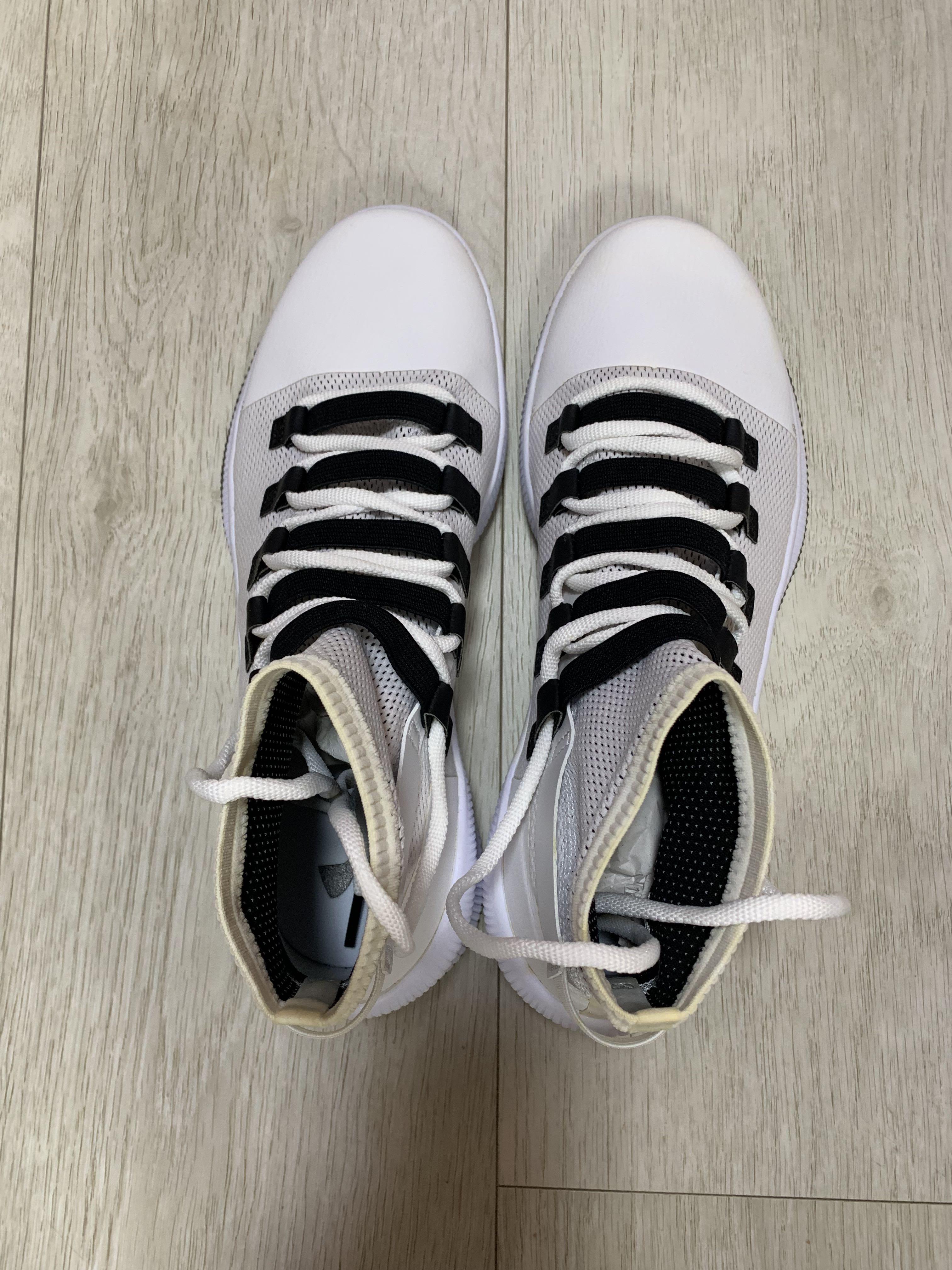 Under armour m tag white sale