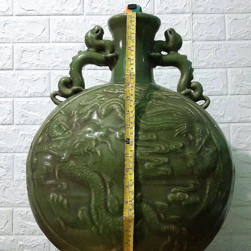 Vintage Embossed Celadon (Category: Vases & Decorative Bowls) located in Manila. Submitted by aikahzdm (Listing ID 1145801461, Image 3). Description: SALE ❗ VINTAGE EMBOSSED CELADON PAIR JAR, DRAGON AND PHOENIX DESIGN, GOOD CONDITION Pm sent If Interested 🙂 18k lp pair.