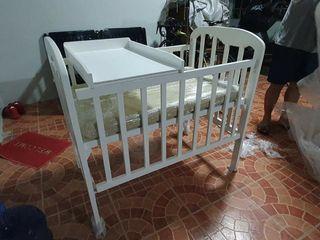 Brand New Crib with changing table 24x40 white