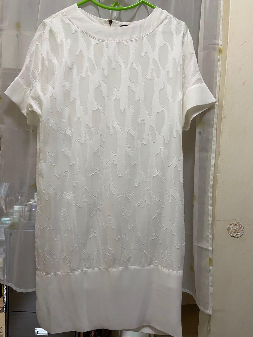 Executive White Dress With embossed fabric with gold zipper at back,  Women's Fashion, Dresses & Sets, Dresses on Carousell