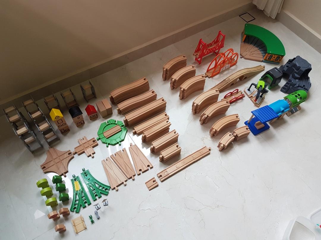 Carousel wooden train set 150 piece best sale