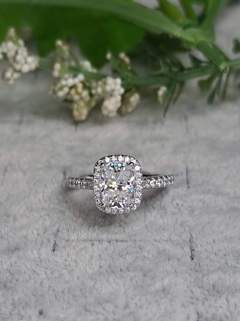 Crushed ice diamond discount ring