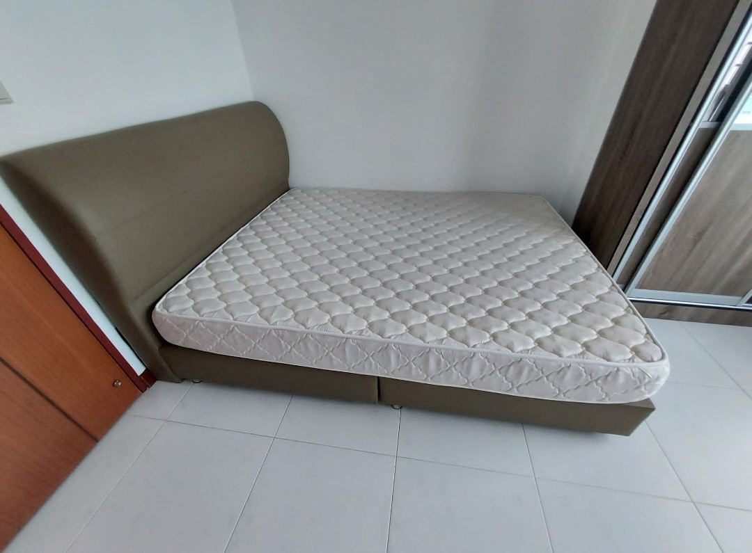 2nd hand queen size bed frame, Furniture & Home Living, Furniture, Bed