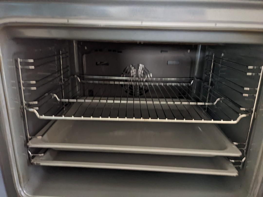 BOSCH HBF134BS0K built in oven, TV & Home Appliances, Kitchen Appliances, Ovens & Toasters on