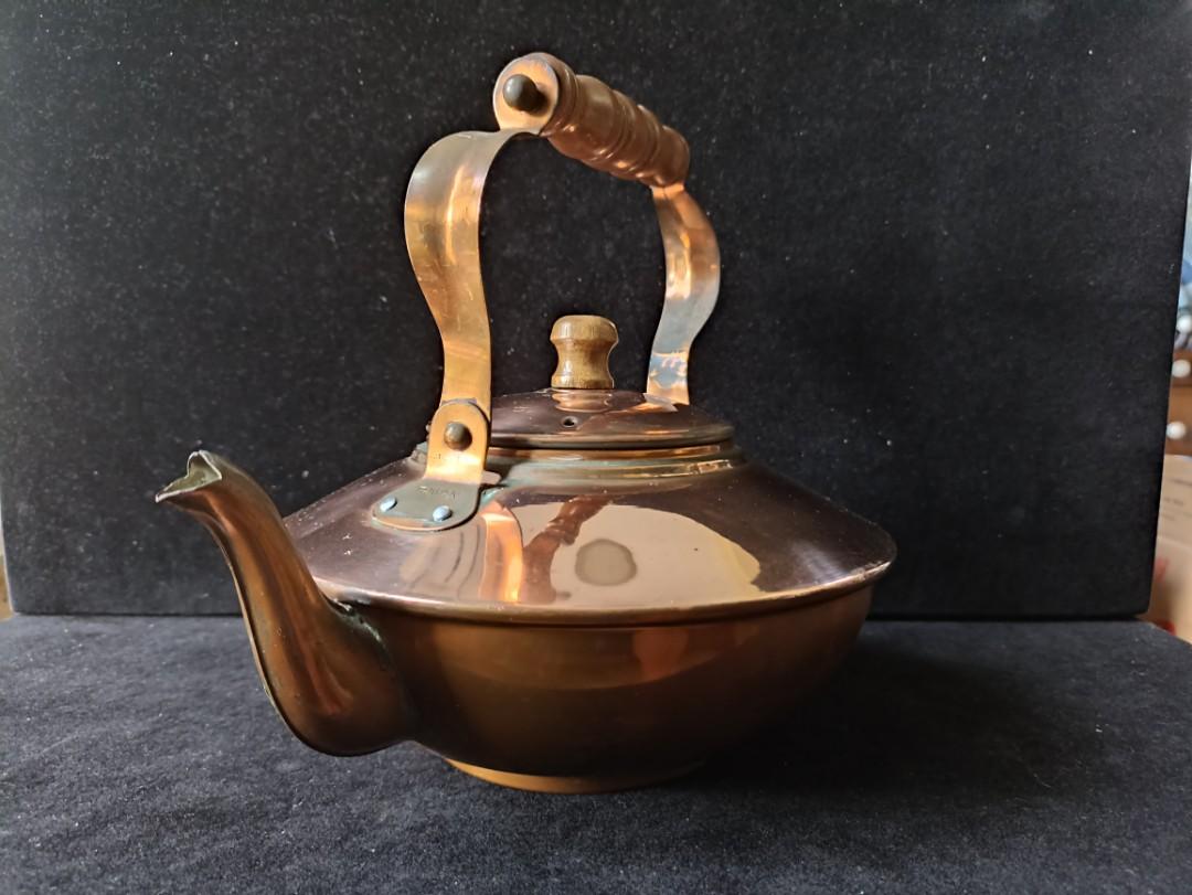 Copper Kettle (Category: Cookware & Accessories) located in Davao. Submitted by papa1919 (Listing ID 1146082181, Image 3). Description: Rare & collectible. No dents or dings, only minor scratches..