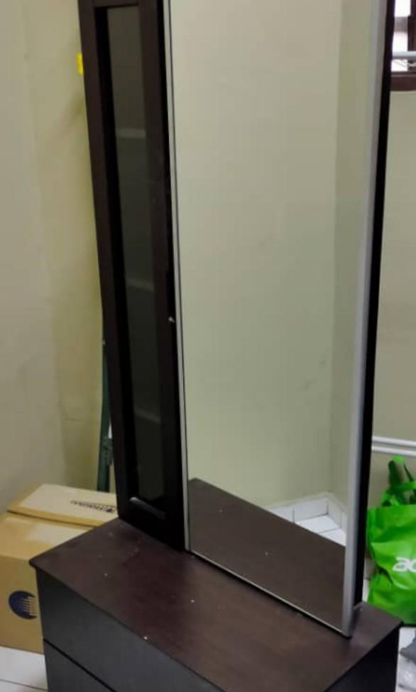 Rolling clearance dressing table