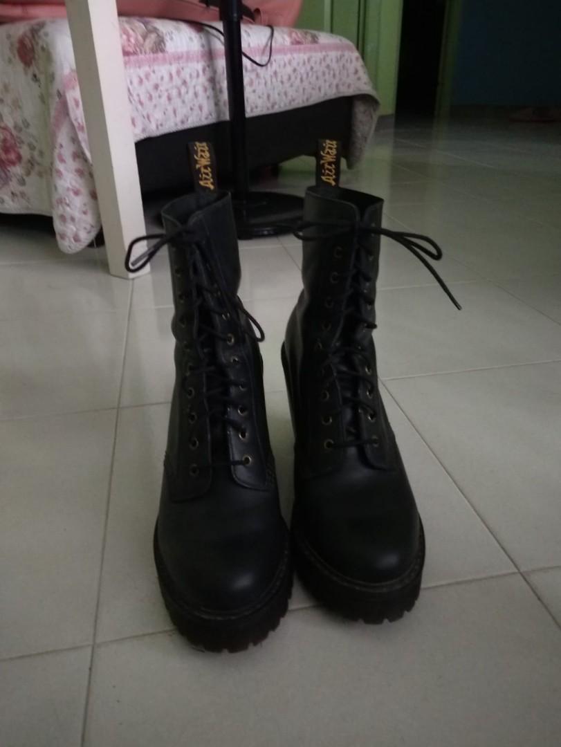 Dr martens kendra black on sale leather heeled ankle boots