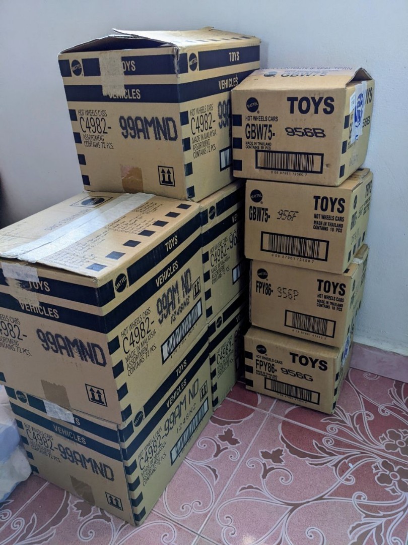 Hot wheels borong kotak C Hobbies Toys Toys Games on Carousell