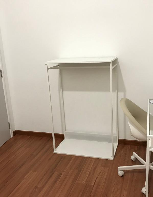 Platsa open shop clothes hanging unit