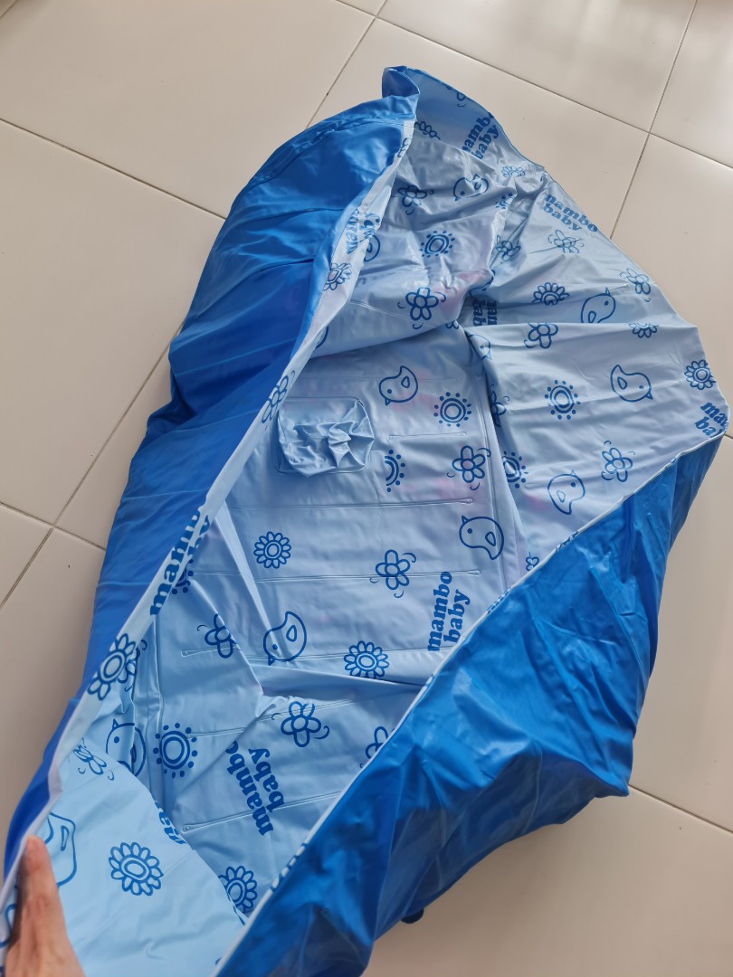 Inflatable toddler bath tub, Babies & Kids, Bathing & Changing, Bathtub