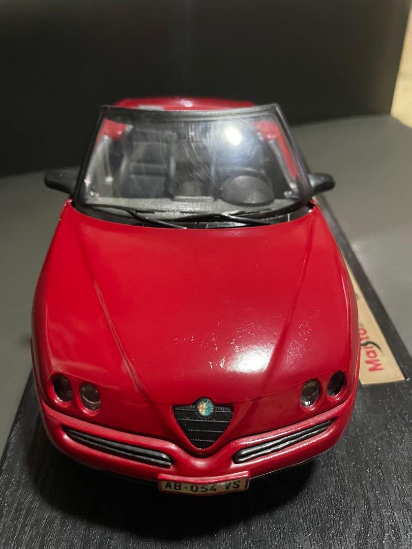 Maisto Alfa Romeo Spider 1995 Rojo 1:18 de segunda mano por 55 EUR en Huarte/Uharte en WALLAPOP