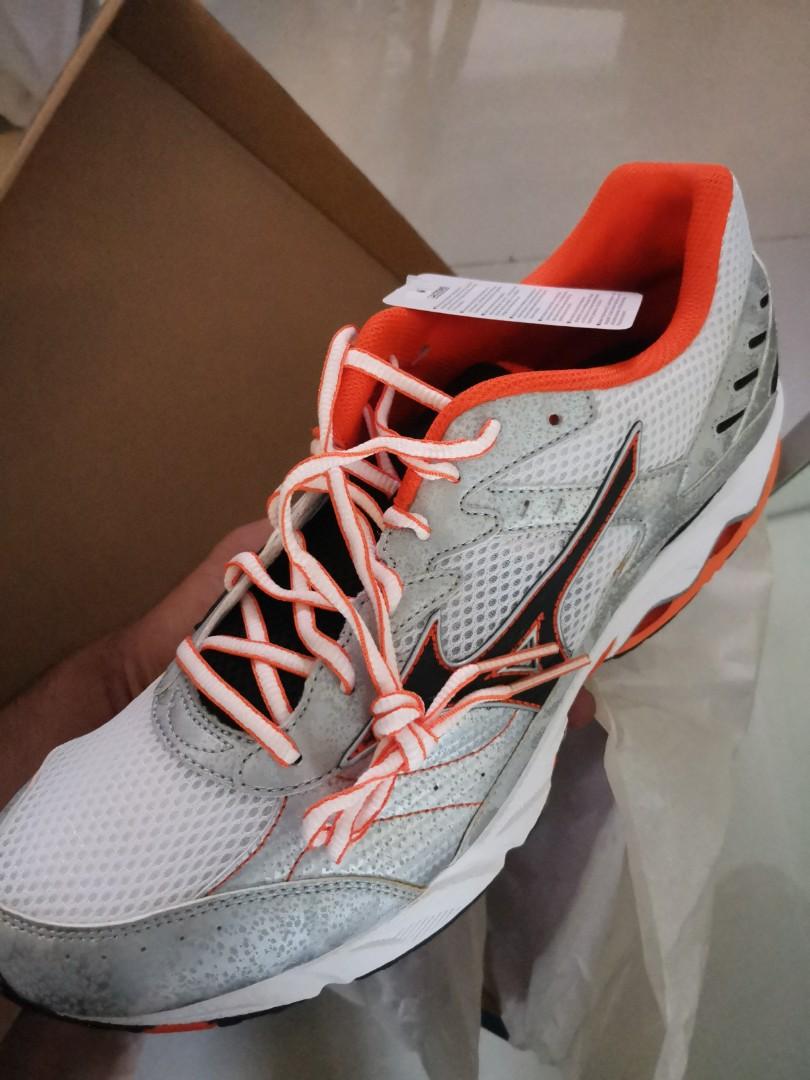Mizuno Running Shoes US 12 Men s Fashion Footwear Sneakers on Carousell