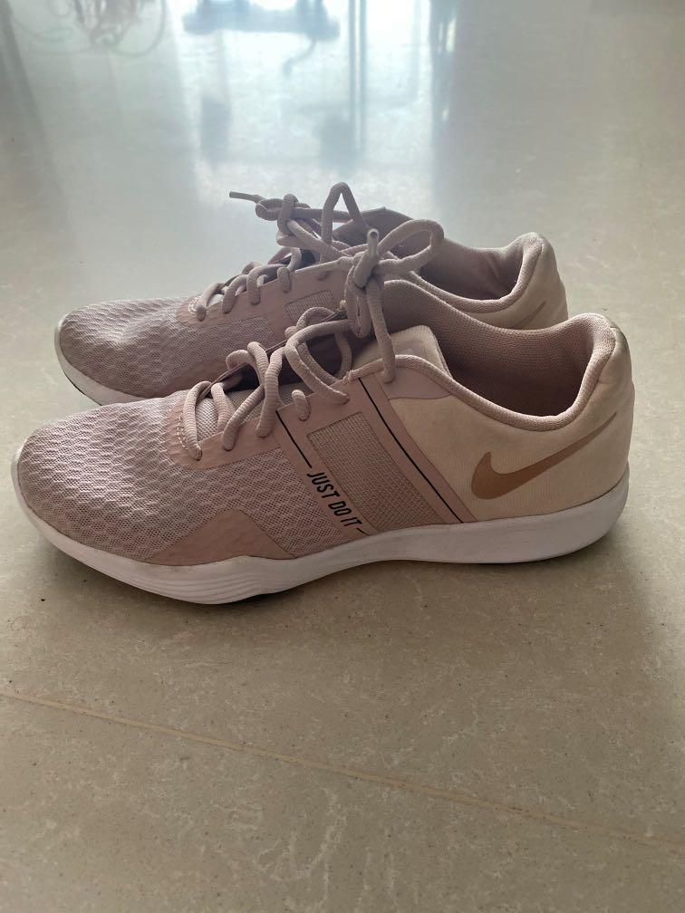 wmns nike city trainer 2