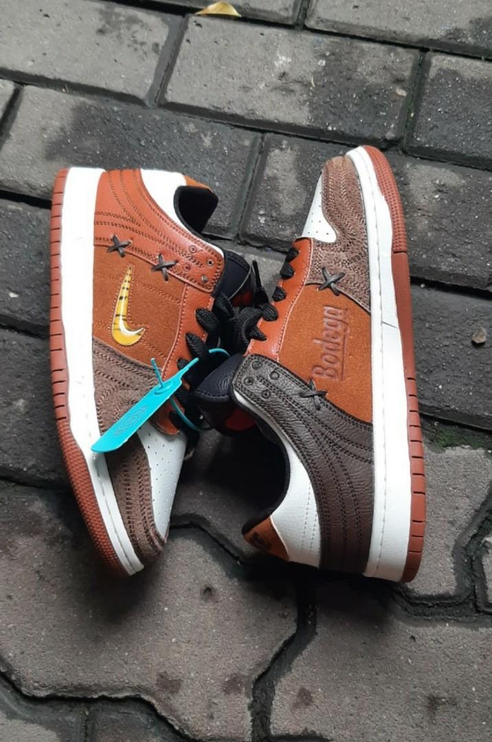 Nike SB Dunk Low x Bodega, Fesyen Pria, Sepatu , Sneakers di Carousell