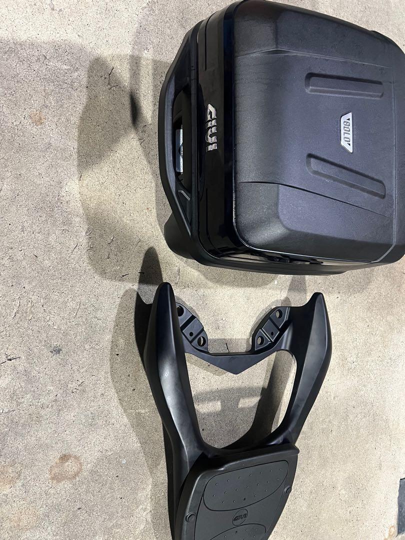 Nmax Rack with Givi Box and base plate, Motorcycles, Motorcycle ...