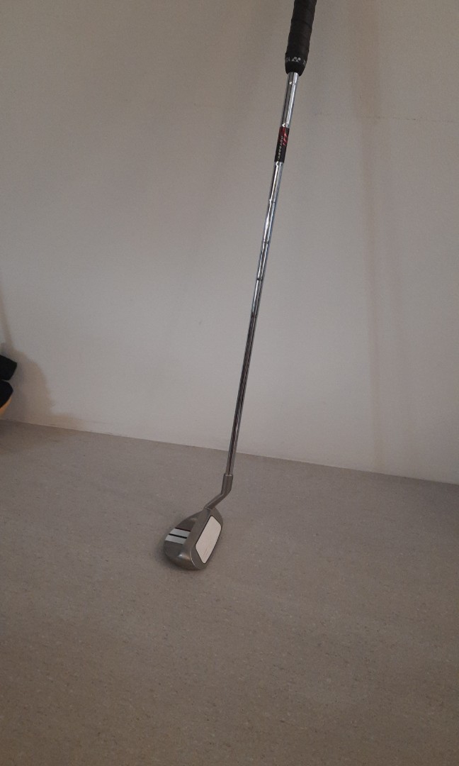 Odyssey golf chipper, Sports Equipment, Sports & Games, Golf on Carousell
